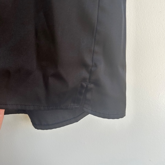 Banana Republic Black Sleeveless Blouse Sz M Silky Collared Workwear - Picture 3 of 5